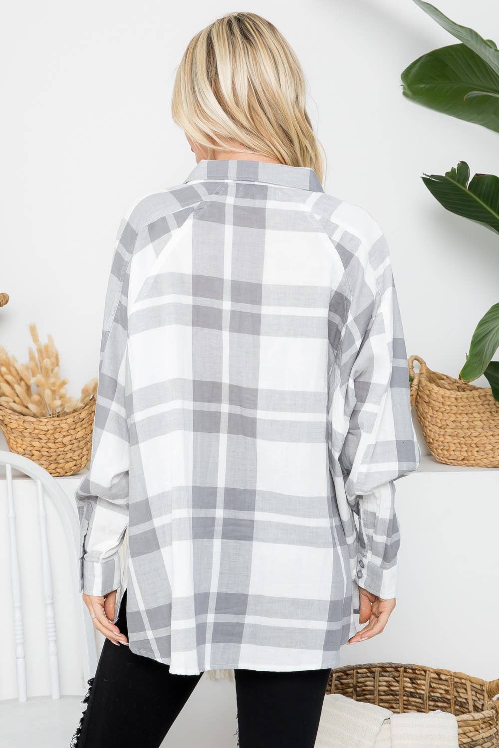 Oversized cotton plaid shirt with raglan sleeves from 26 International, featuring a casual, relaxed fit and classic checkered pattern.