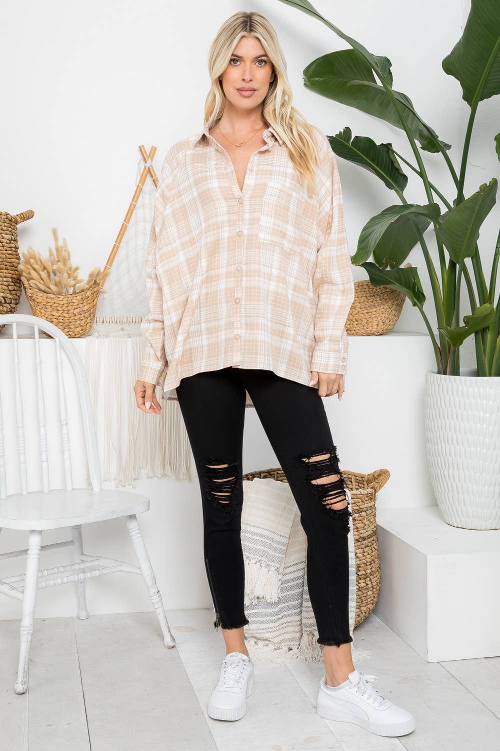 Oversized cotton plaid shirt with raglan sleeves from 26 International, featuring a relaxed fit and classic checkered pattern.