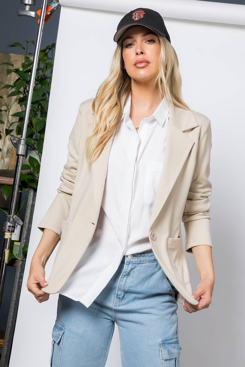 26 International Ponte blazer featuring one button front and patch pockets, styled for a polished, tailored look.