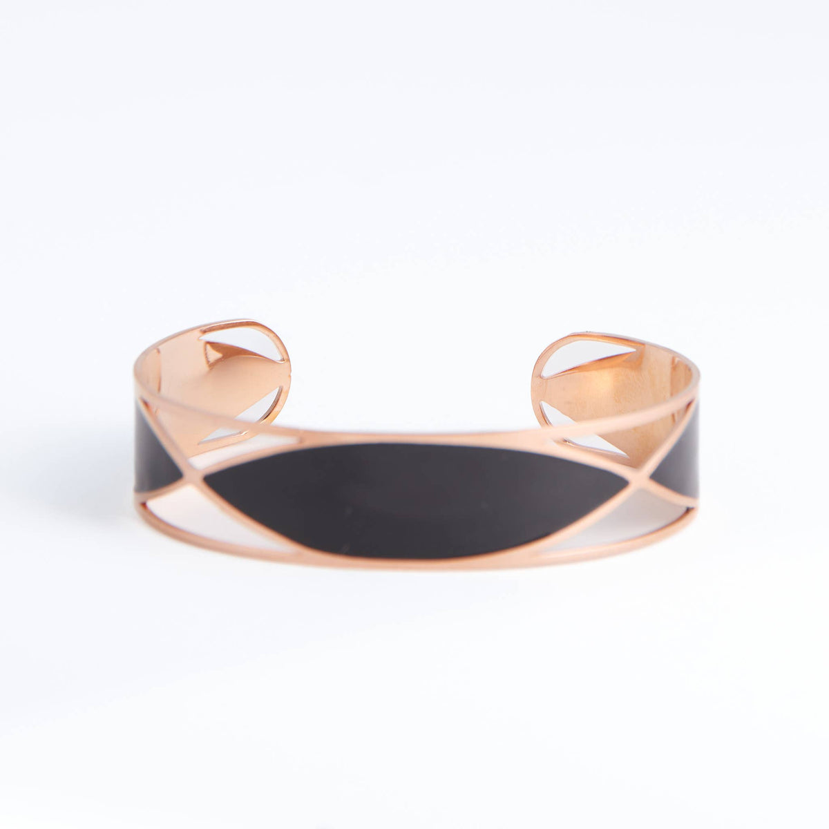 Hypoallergenic stainless steel oval bracelet by Elsie & Zoey featuring smooth, polished oval links for a stylish, allergy-friendly accessory.