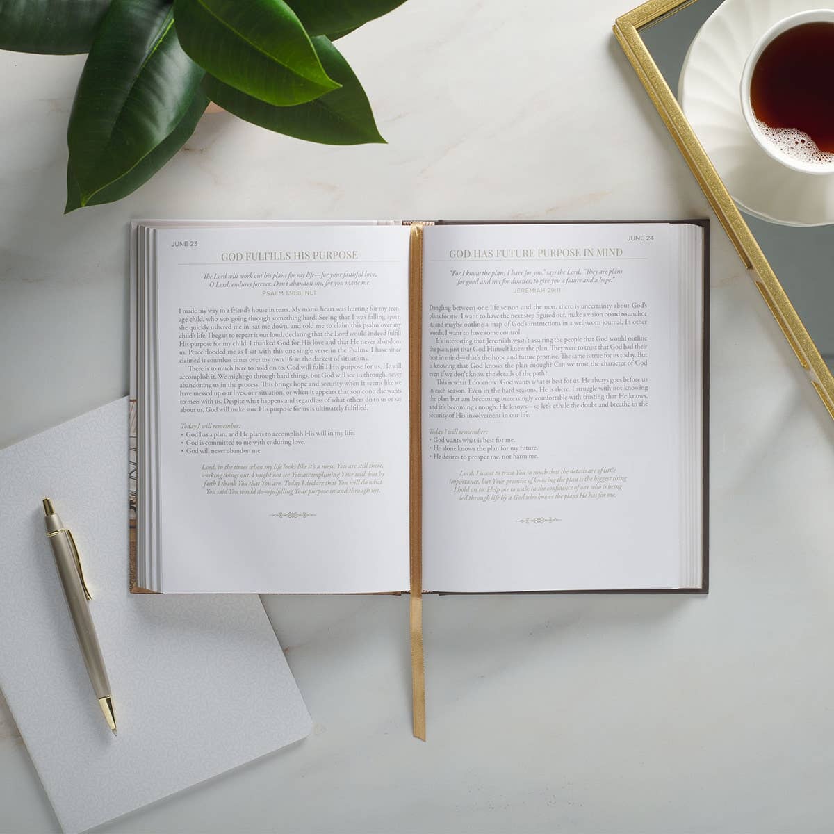 Hardcover devotional book for women, "10 Minutes with God" by Christian Art Gifts, featuring a serene cover design.