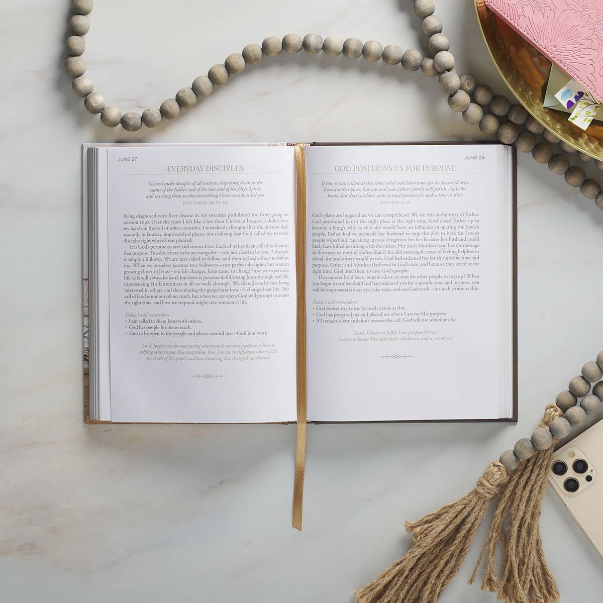 Hardcover Devotional 10 Minutes with God for Women by Christian Art Gifts, featuring a peaceful cover design and inspirational title.