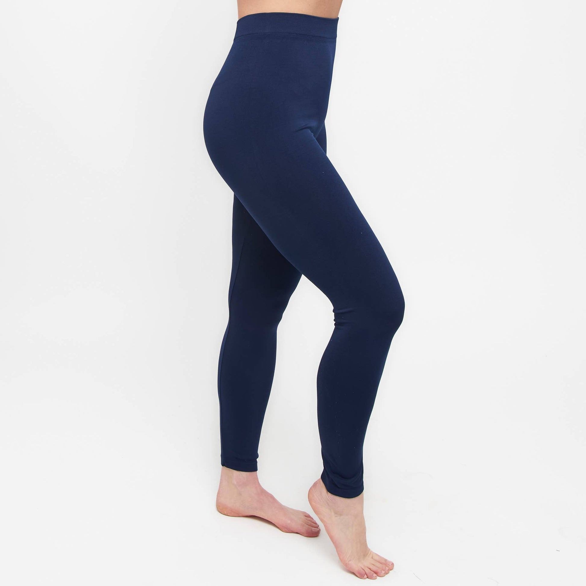 Howard's soft and stretchy basic leggings shown in the image, featuring a comfortable fit and smooth fabric.