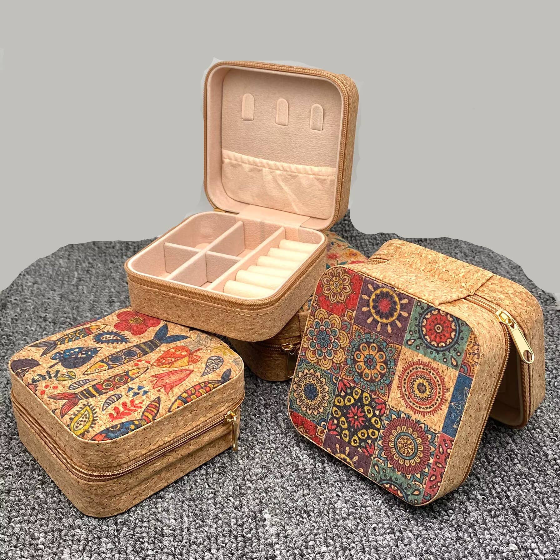 Vintage crushed wood grain PU leather jewelry storage box by Mio Queena, featuring a classic design and multiple compartments.