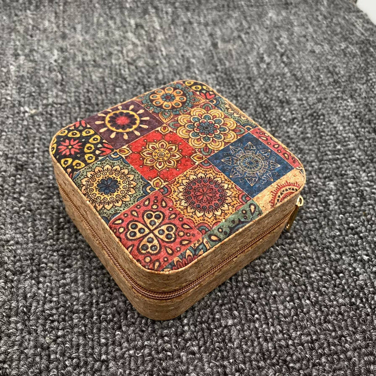 Vintage Mio Queena crushed wood grain PU leather jewelry storage box with compartments for organizing necklaces, rings, and earrings.