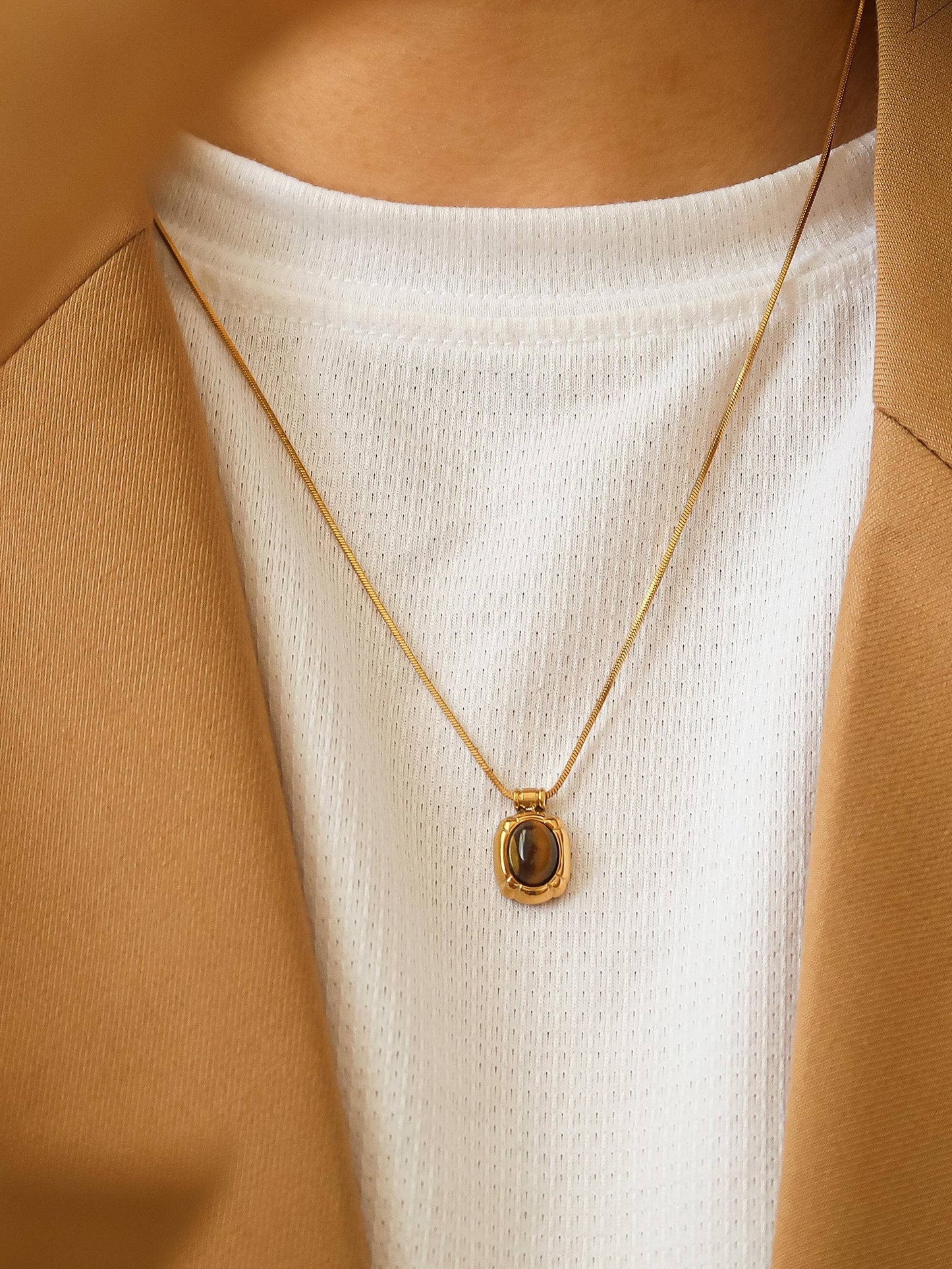 Dax 18K gold necklace with natural stone pendant, non-tarnish jewelry, showcasing elegant design and high-quality craftsmanship