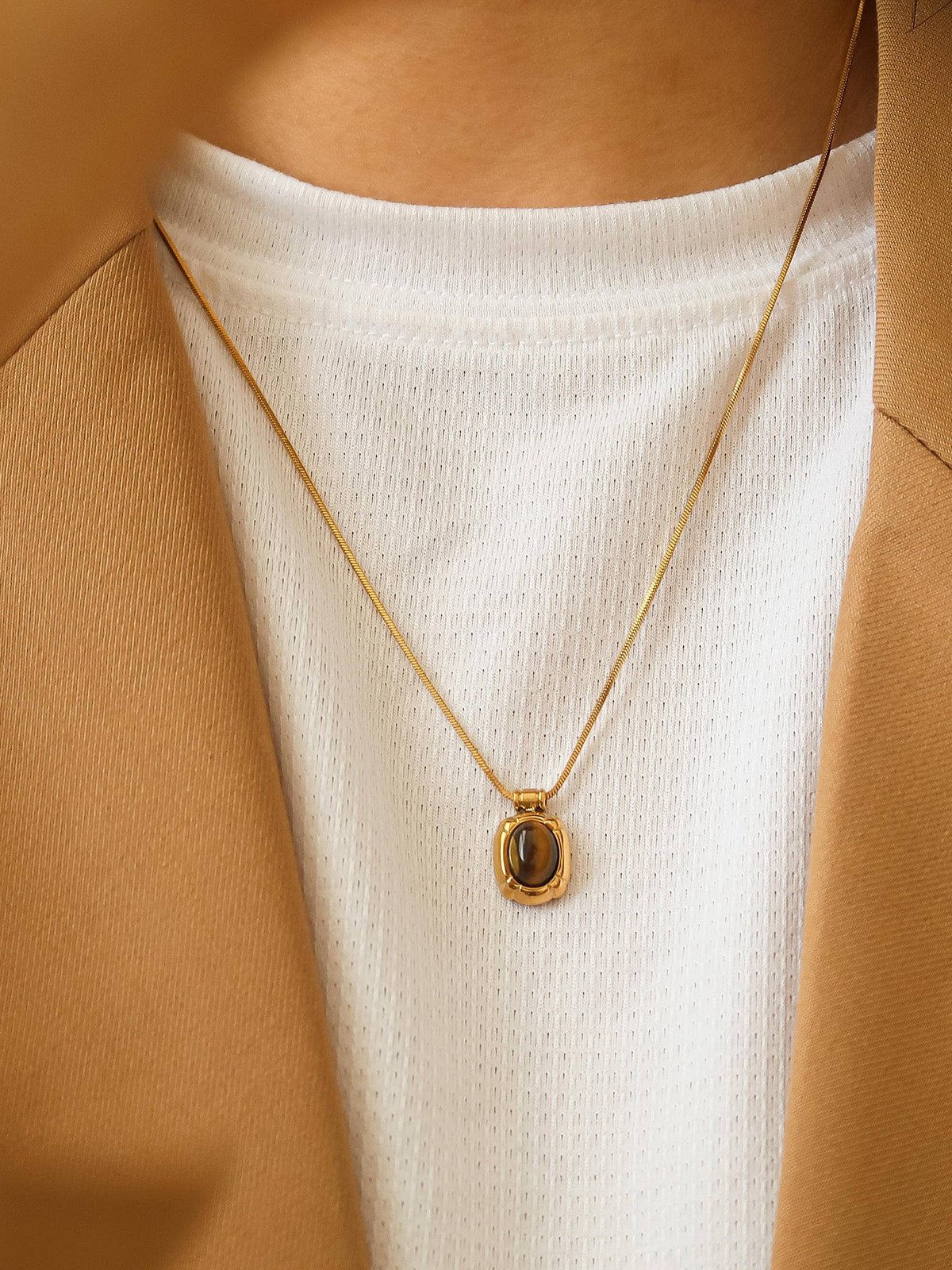 Dax 18K gold necklace with natural stone pendant, non-tarnish jewelry, showcasing elegant design and high-quality craftsmanship